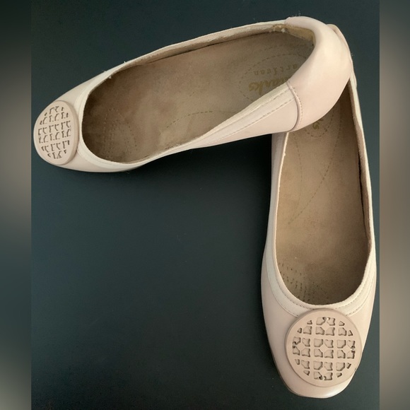 Clarks Blush Pink Ballet-Style Flats - Picture 4 of 5